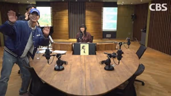 節目組「寫錯嘉賓名單」…朴寶劍真的出現了！主持人驚呆：請戳一下