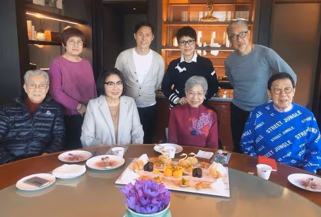 91歲TVB男星近況曝光!口齒清晰還幽默!為照顧患病太太退圈