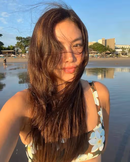 43歲香港天王前妻近照曝光!走出兩次失敗婚姻,狀態性感絕佳