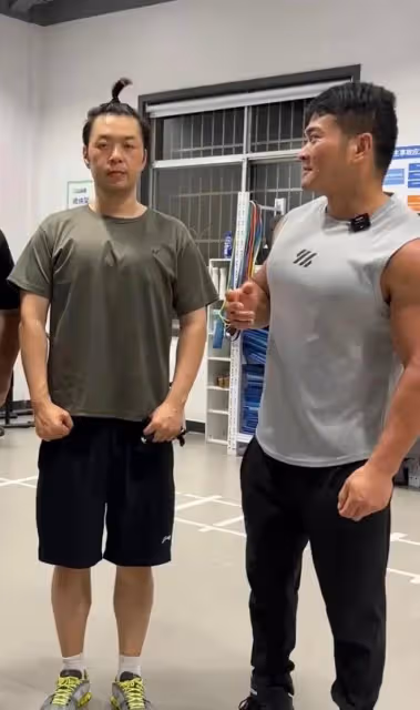 36歲杜海濤又瘦了,看了他的資產,才知道他的低調和聰明