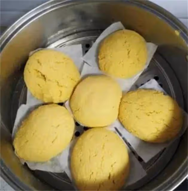 玉米面饅頭怎麼做？與白面這樣混合搭配，蒸出的饅頭才好吃不膩