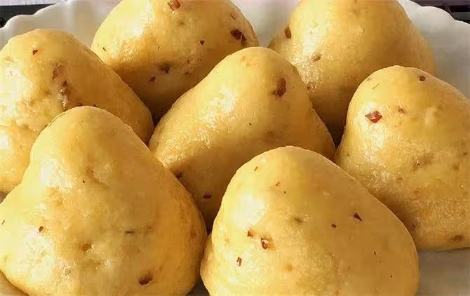 玉米面饅頭怎麼做？與白面這樣混合搭配，蒸出的饅頭才好吃不膩