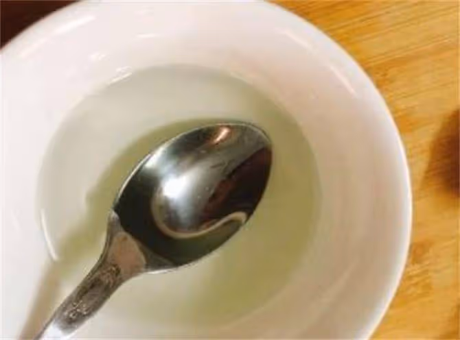 白砂糖怎麼熬糖水?白砂糖熬糖水的做法