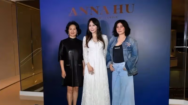 何超瓊小妹怎麼胖成這樣！姐妹罕合體沒劉海太男相，被向太搶風頭