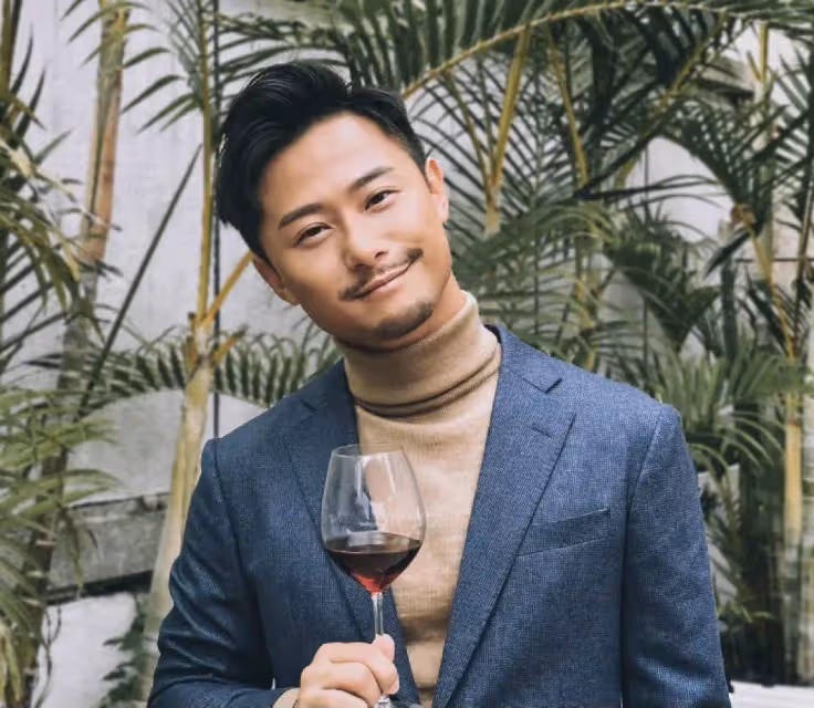又走一個！TVB知名男星突然宣布離巢，妻子懷二胎臨盆在即