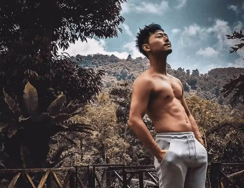 又走一個!TVB知名男星突然宣布離巢,妻子懷二胎臨盆在即