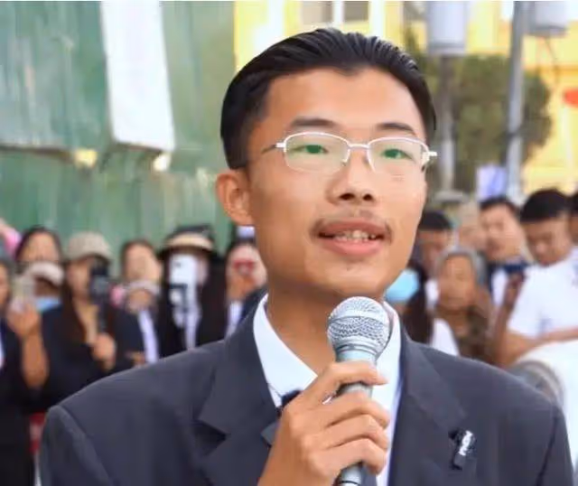 郭有才爭議又起!曾為錢開燒烤店今說賺錢非追求,網友:太矛盾!
