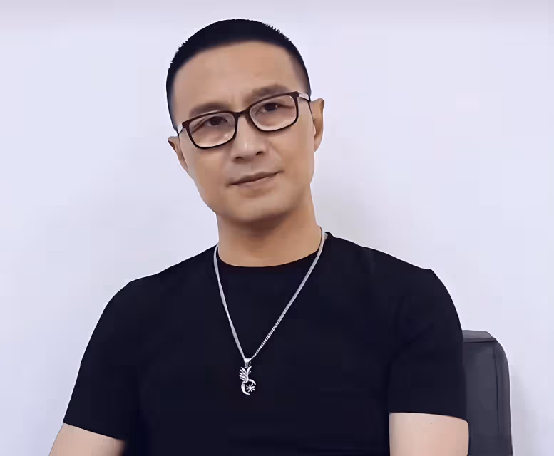 汪峰把心愛的戒指送給了女友,森林北拍視頻疑大肆炫愛!開心極了