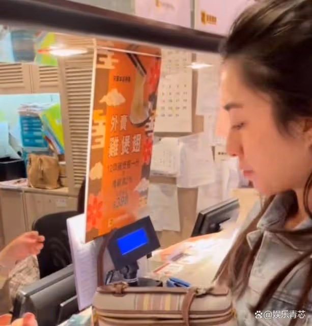 湯鎮業陪女兒吃飯!一頓飯1400元,網友感嘆:父愛滿滿!