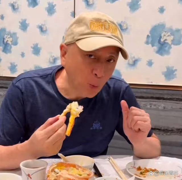 湯鎮業陪女兒吃飯!一頓飯1400元,網友感嘆:父愛滿滿!
