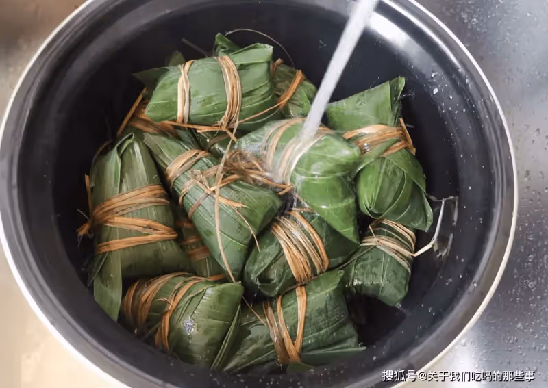 包粽子糯米要泡多久?要煮多久?很多人做錯,難怪粽子夾生還漏米