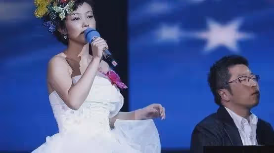 她18歲生女,兩登春晚,巔峰時期紅過楊鈺瑩,卻與逃犯同居三年