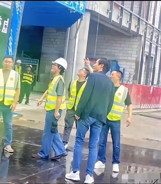 雷軍到深圳後海看小米大樓!樓高曝光,網友群嘲,理由竟出奇一致