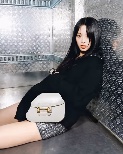 GUCCI馬銜鍊樂福鞋太好搭　Hanni首爾逛街、Jay Park拍MV都要穿