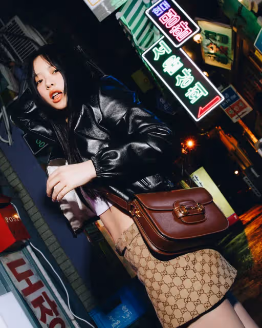 GUCCI馬銜鍊樂福鞋太好搭　Hanni首爾逛街、Jay Park拍MV都要穿