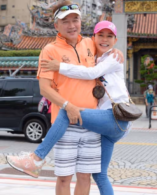 孫安佐說自己被父母當精神病對待，父親給自己喝「符水」解毒