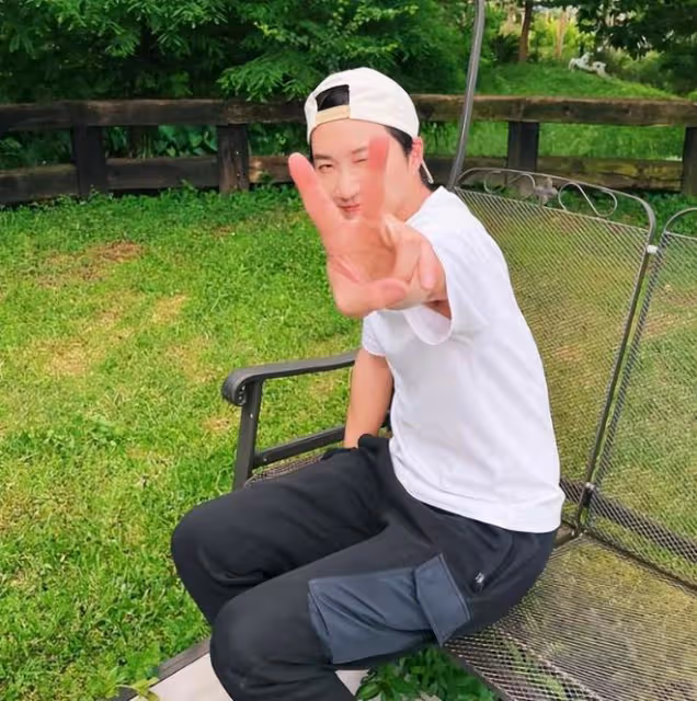 江宏傑說很享受現在的生活，每周都會帶愛醬和兒子野餐露營