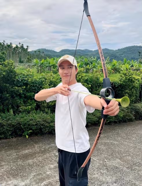江宏傑說很享受現在的生活，每周都會帶愛醬和兒子野餐露營
