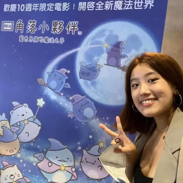 賈靜雯帶仨女兒站台！梧桐妹長成爸爸翻版，顏值不如媽但穿得隆重