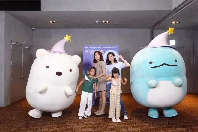 賈靜雯帶仨女兒站台！梧桐妹長成爸爸翻版，顏值不如媽但穿得隆重