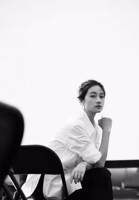 朱亞文老婆怎麼瘦成這樣！臉部骨骼明顯像極周韻，也是骨相美人