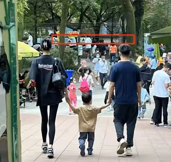 奚夢瑤練出了肌肉腿！一家三口遊玩，兒子體型像極豪門小老公