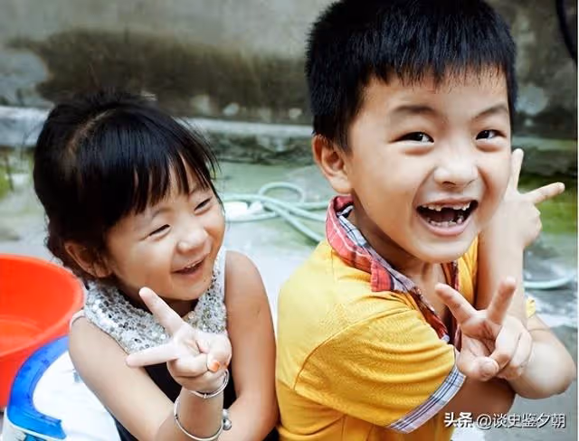 我們全家都很疼妹妹！妹妹嫁出去外地「今年過年卻說老公工作忙」不回家過年…我和老婆擔心「初六直接開車去她家突襲」應門的人讓我傻在原地 # 至今都不敢告訴我爸媽 # 好險有跑來