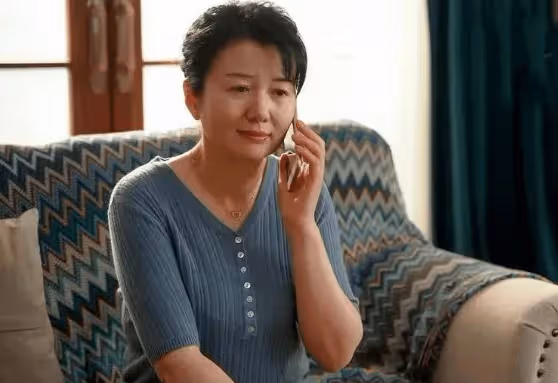 我只生一個兒子，從小他要什麼我和老公都給他。 直到最近，我決定狠下心「停止幫兒子付每月2萬5的房貸」，過幾天后「打開手機一看」我老公放聲大笑