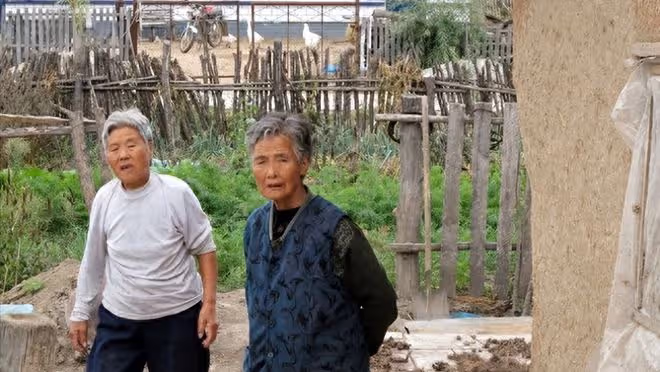 退休工資8000,兒子說要備孕讓我去養老院住,掛失工資卡兒媳慌了