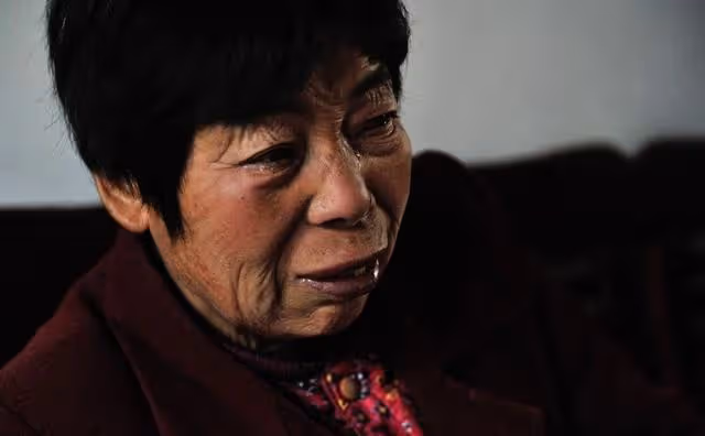 退休工資8000,兒子說要備孕讓我去養老院住,掛失工資卡兒媳慌了
