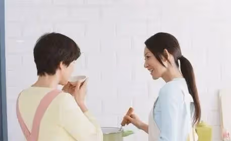 去男友家和准婆婆商量婚事,走時忘穿外套,折返回去,我當場退婚