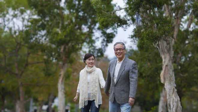 62大媽坦言:和2個男人再婚後,我明白了男人找老伴都是另有所圖