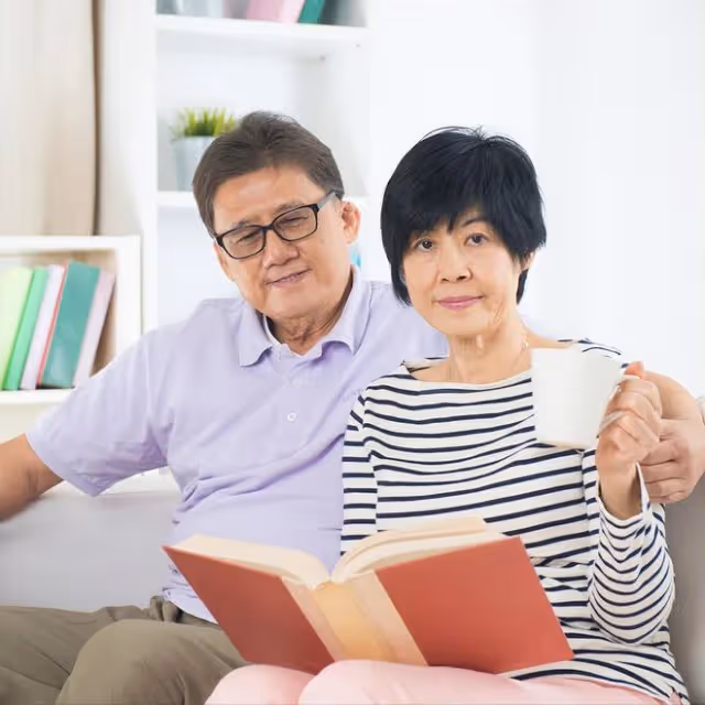 老人搭夥1年散夥了,女人:他不知廉恥,男人:她的要求很過分