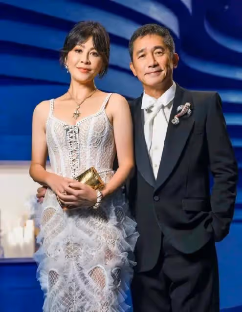 梁朝偉劉嘉玲又秀恩愛令人羨慕,60歲不生孩子,坐擁10億房產