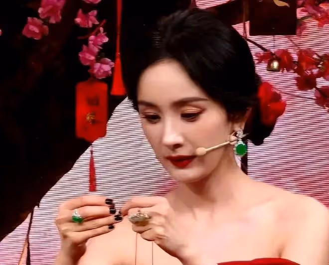 高圓圓黎姿楊冪的近照生圖,治好了我的容貌焦慮