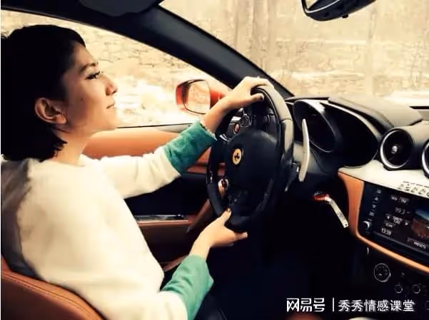 回鄉參加侄子的婚禮,只因為我開了一輛舊車,堂哥沒讓我上桌