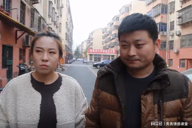 妻子資助男閨蜜100萬,丈夫住院,她卻一分都不出,丈夫:離婚吧