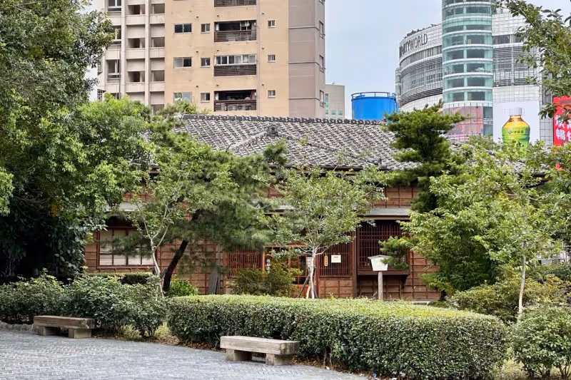 狗仔直擊｜KAT-TUN台北101、西門町吃冰踩點！龜梨和也帶隊4小時下班搭機離台