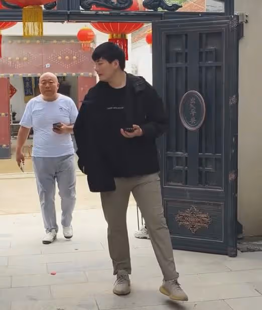 大衣哥稱小麥畝產1500斤,被網友吐槽吹牛,大衣哥解釋來了