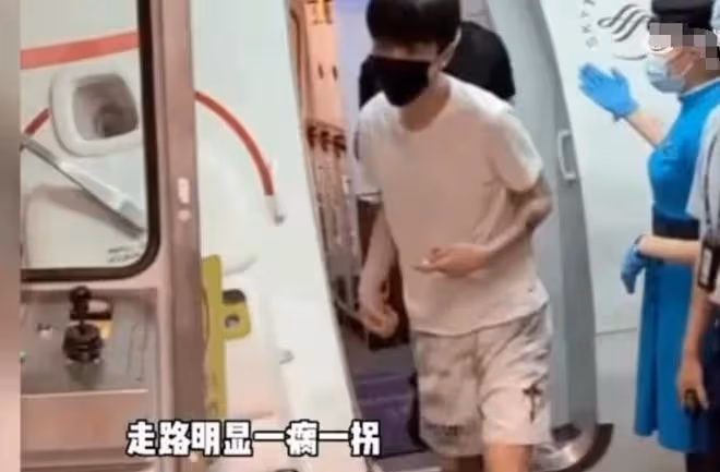 范丞丞發文回應傷情,粉絲留言心疼不已,網友:疼疼自己的爸媽吧