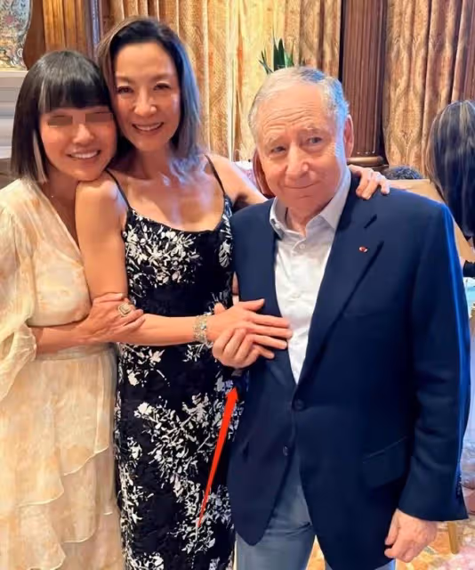 吳彥祖老婆怎麼老成這樣了，罕見素顏像小老太，夫妻卻像母子倆