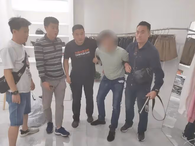 女計程車司機身中80刀被脫光衣服扔在草叢