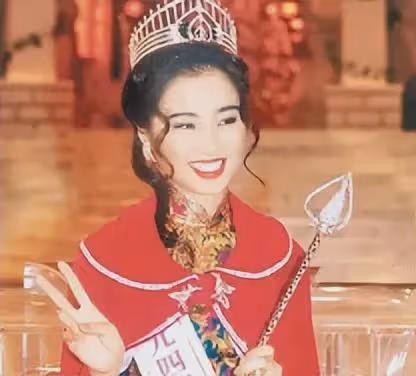 不許大陸人進入!香港女星多家茶餐廳倒閉,網友:活該