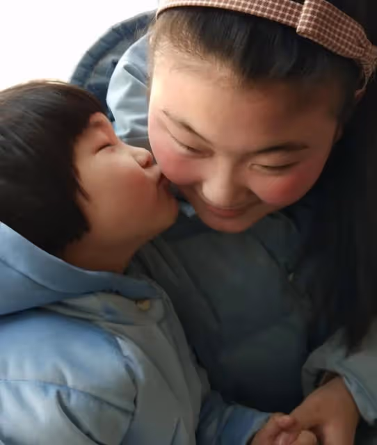 血癌女童結療後復發,移植排異奇癢難受突然拔掉picc管,父母嚇呆