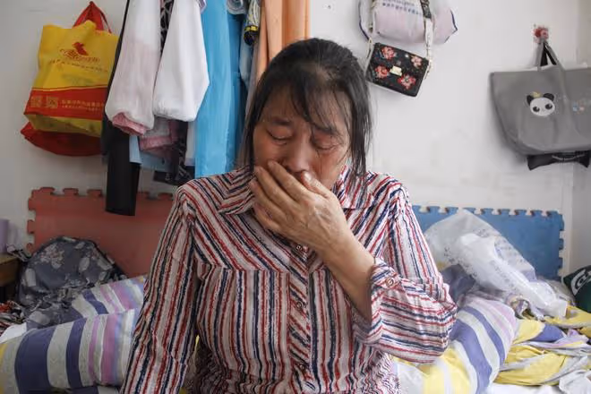 幼女患病父母生二胎悄然出走,奶奶撿廢品堅持治療孫女:怕遭天譴