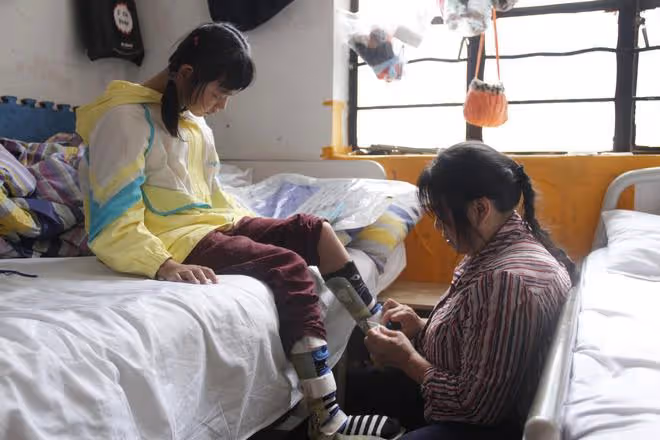 幼女患病父母生二胎悄然出走,奶奶撿廢品堅持治療孫女:怕遭天譴