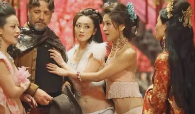 她曾經獨闖NBA,嫁大17歲美國富豪屢傳婚變,如今43歲身材傲人