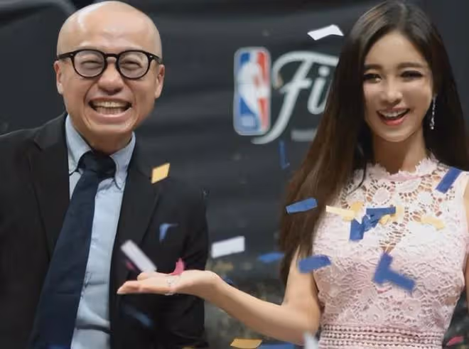 她曾經獨闖NBA,嫁大17歲美國富豪屢傳婚變,如今43歲身材傲人