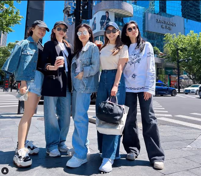 TVB前花旦內地走紅，直播時狂謝TVB！網友直呼有教養！