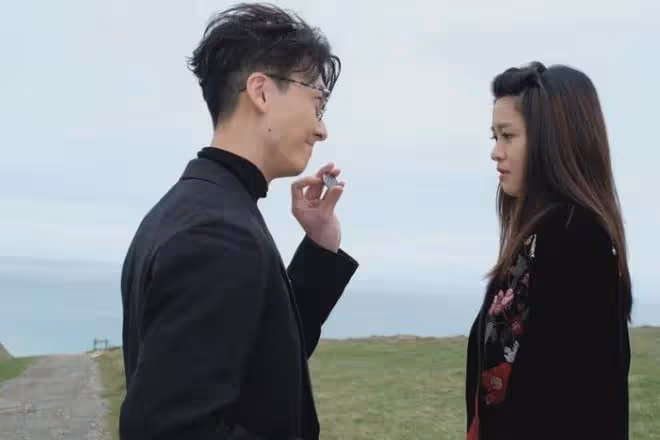 29歲TVB人氣小花近照曝光,重現美貌巔峰!傳因剪短髮被男友甩